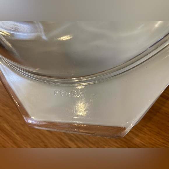 Vintage Pyrex Casserole - Picture 3 of 7